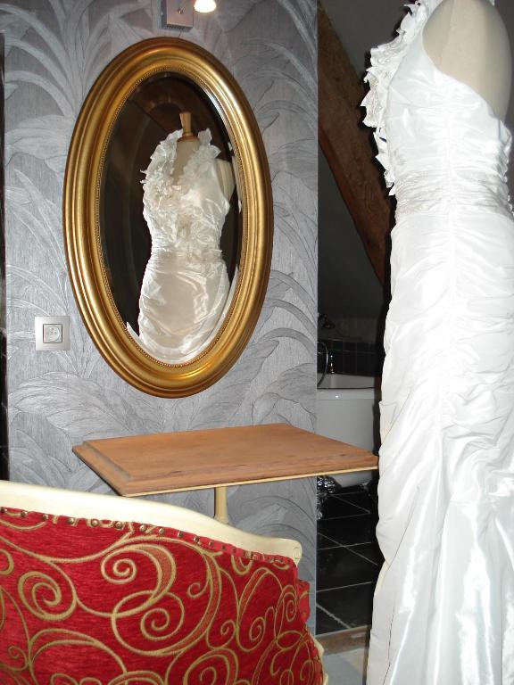 Aparthotel De Beek Anno 1410 Sint-Truiden Bilik gambar